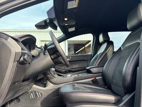 Used 2024 Ford Edge ST-Line AWD/4WD image 12