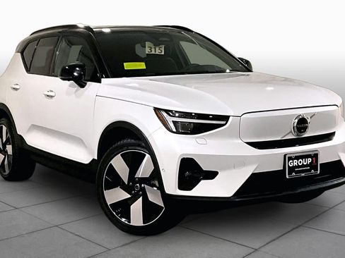 Used 2023 Volvo XC40 Recharge Ultimate w/ Protection Package Premier AWD/4WD image 2