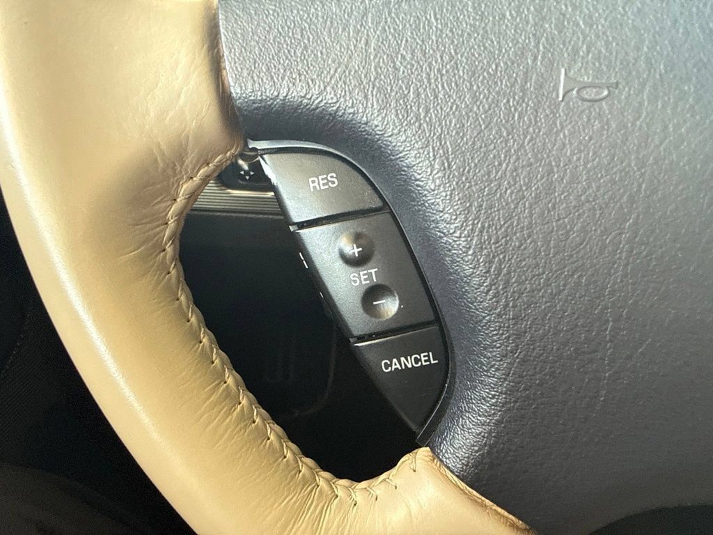 Used 2004 Ford Thunderbird RWD image 15