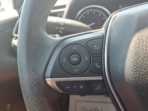 Used 2022 Toyota Camry LE image 27