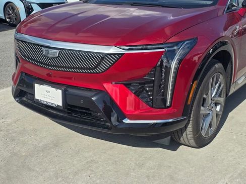 New 2026 Cadillac Optiq Luxury 1 RWD image 10