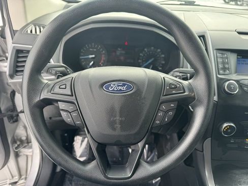 Used 2019 Ford Edge SE image 17