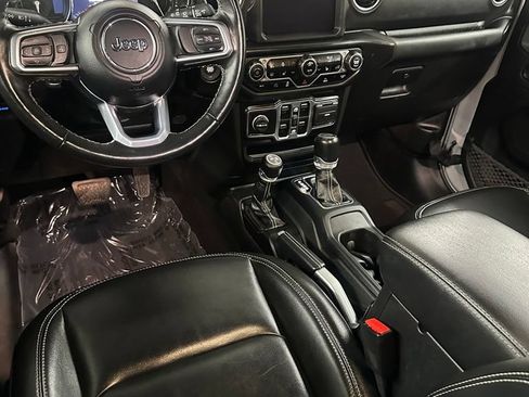 Used 2023 Jeep Wrangler Unlimited Sahara w/ Cold Weather Group AWD/4WD image 25
