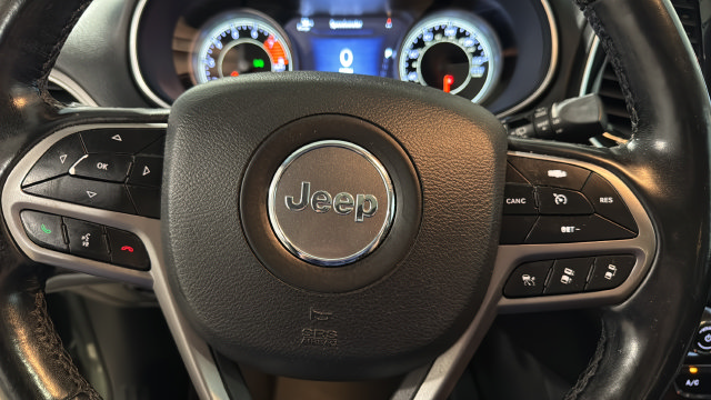 Used 2021 Jeep Cherokee Limited w/ Trailer Tow Group AWD/4WD image 16