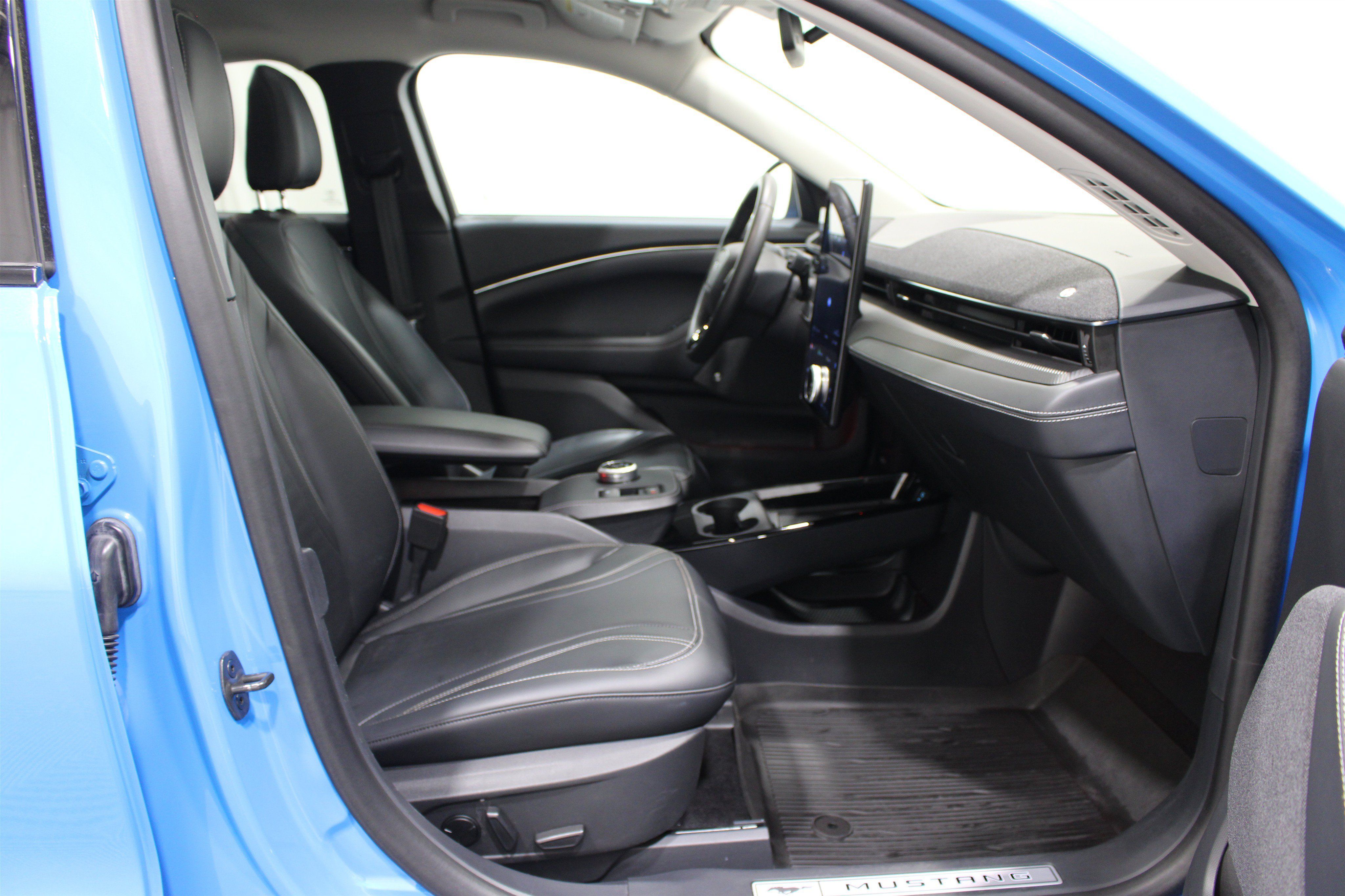 Used 2023 Ford Mustang Mach-E Premium AWD/4WD image 27