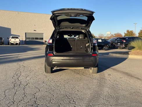 Used 2020 Jeep Cherokee Latitude Plus image 7