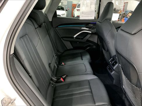 Certified 2025 Audi Q5 Prestige image 29