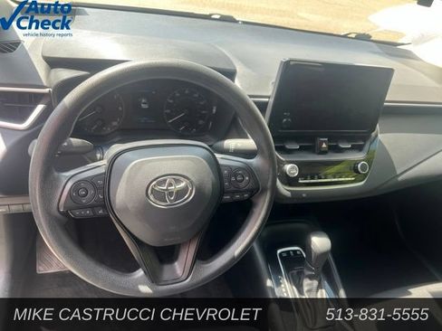Used 2025 Toyota Corolla LE FWD image 7