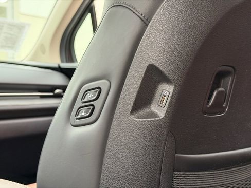 Used 2022 Kia Carnival SX image 45