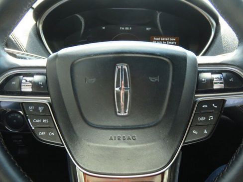 Used 2020 Lincoln Nautilus Reserve image 26