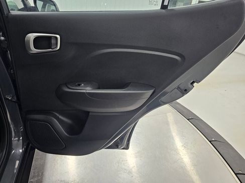 Used 2025 Hyundai Venue SEL FWD image 30