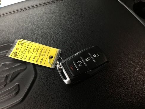 Used 2023 RAM 1500 Laramie image 32