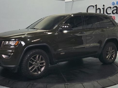 Used 2017 Jeep Grand Cherokee Laredo AWD/4WD image 5