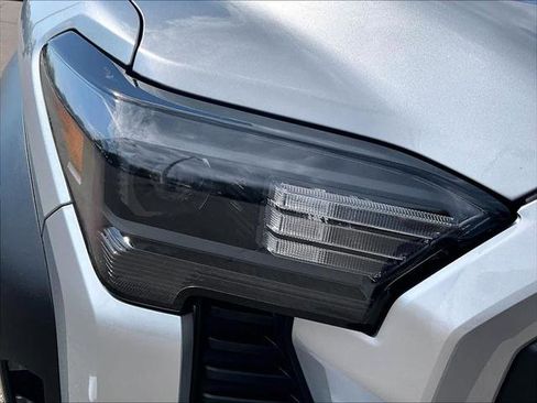 Certified 2024 Toyota Tacoma TRD Off-Road AWD/4WD image 33