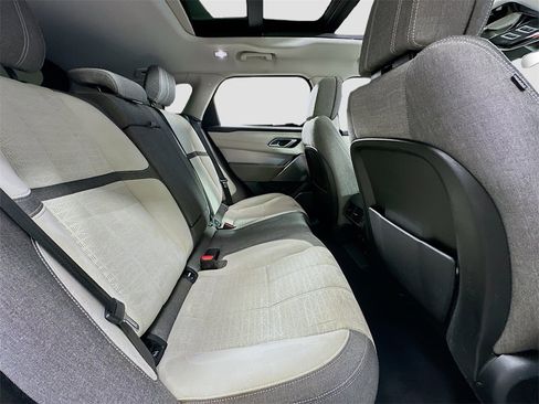 Used 2019 Land Rover Range Rover Velar R-Dynamic SE image 30