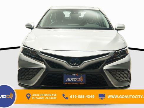 Used 2024 Toyota Camry SE w/ Audio Upgrade Package FWD image 4