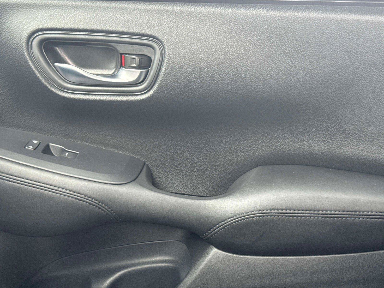 Certified 2025 Honda HR-V LX image 19