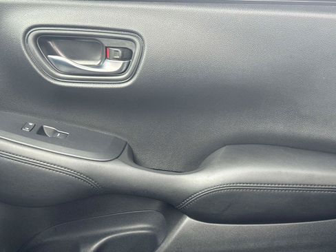 Certified 2025 Honda HR-V LX image 19