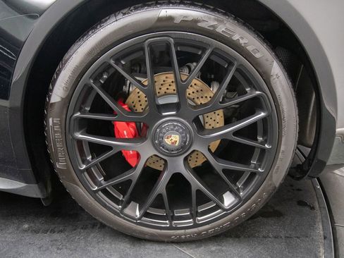 Used 2015 Porsche 911 Cabriolet image 37