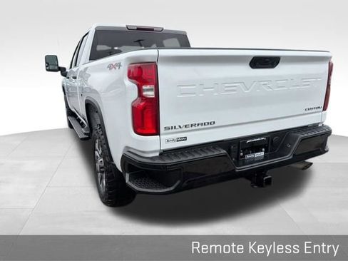 Used 2021 Chevrolet Silverado 2500 Custom w/ Custom Value Package image 13