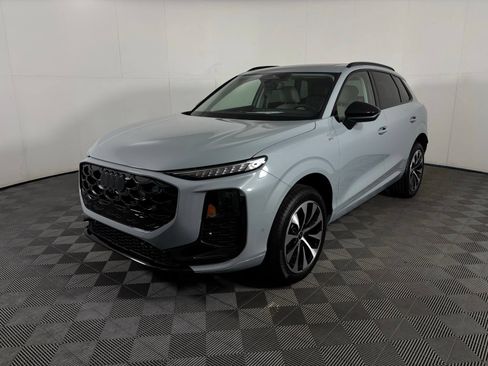 New 2026 Audi Q3 quattro 2.0T AWD/4WD image 4