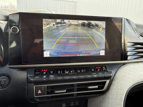 Used 2025 Toyota Camry XSE image 23