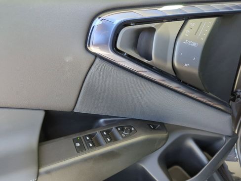 Used 2025 BMW X3 xDrive30i w/ Convenience Package image 11