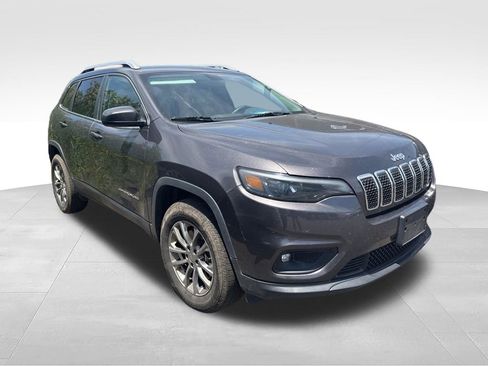 Used 2019 Jeep Cherokee Latitude Plus w/ Cold Weather Group AWD/4WD image 2