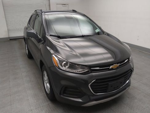 Used 2020 Chevrolet Trax LT w/ Driver Confidence Package FWD image 13