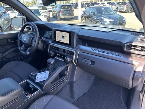 Certified 2025 Toyota Tacoma SR5 image 18