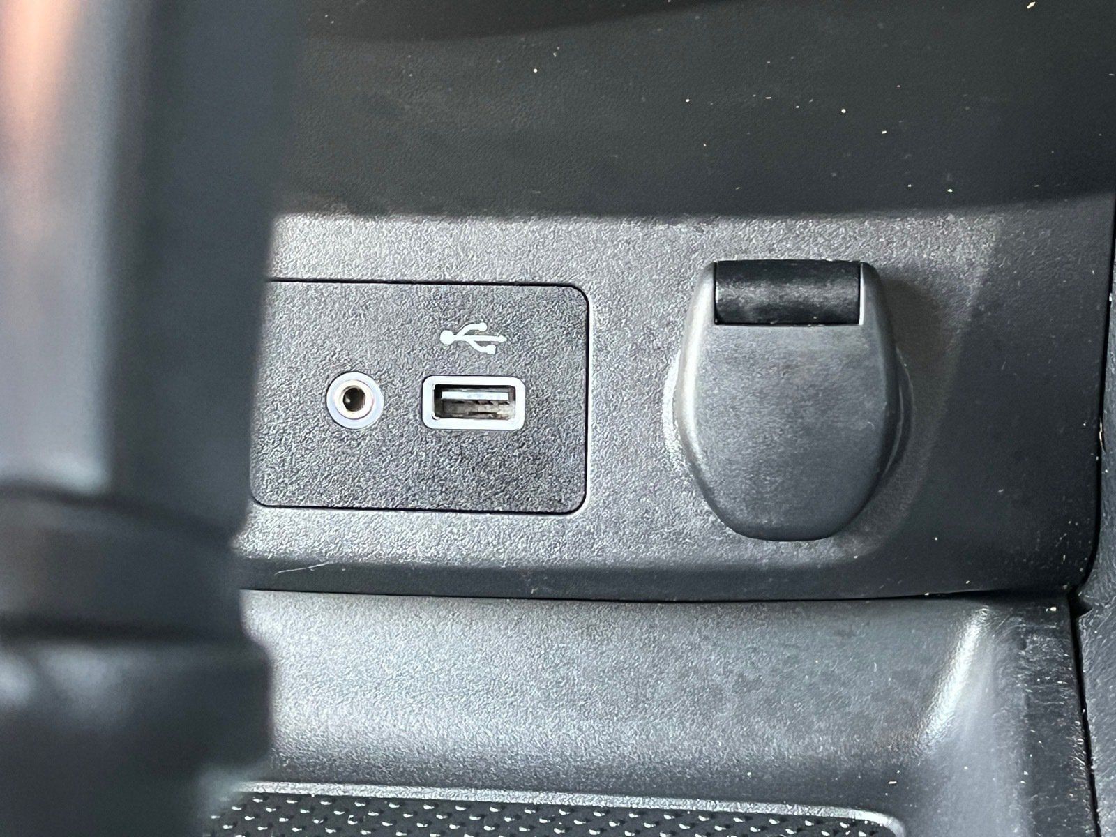 Used 2020 Nissan Rogue SV AWD/4WD image 23