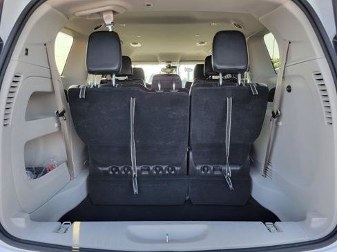 Used 2024 Chrysler Pacifica Touring-L FWD image 30