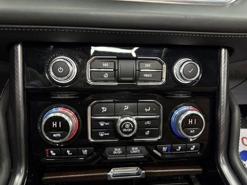 Used 2023 GMC Yukon XL Denali Ultimate image 22
