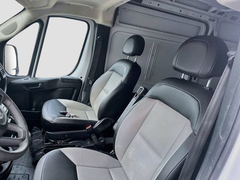 Used 2025 RAM ProMaster 2500 w/ Convenience Group FWD image 18