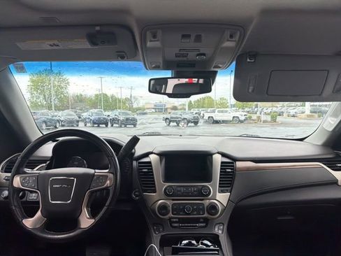 Used 2020 GMC Yukon XL Denali w/ Denali Ultimate Package AWD/4WD image 12