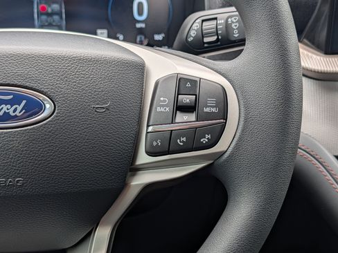 New 2026 Ford Explorer Active RWD image 27