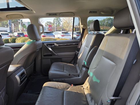 Used 2019 Lexus GX 460 Premium image 20