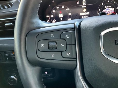 Used 2023 GMC Yukon Denali Ultimate image 18