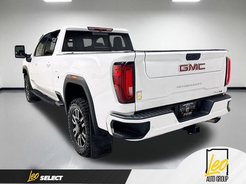 Used 2022 GMC Sierra 2500 AT4 w/ AT4 Preferred Package AWD/4WD image 9