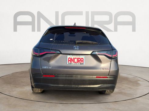 Used 2025 Honda HR-V LX image 9