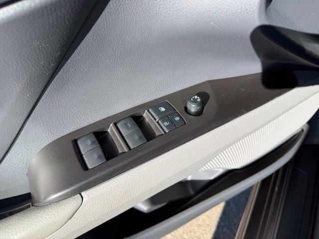 Used 2022 Toyota Camry SE w/ Carpet Mat Package (TMS) FWD image 12