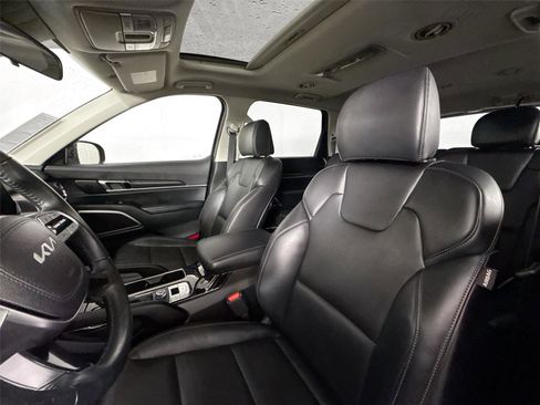 Used 2024 Kia Telluride S w/ S Sunroof Package image 16