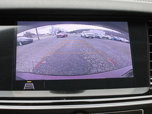 Used 2019 Buick Regal Essence w/ Driver Confidence Package I image 29