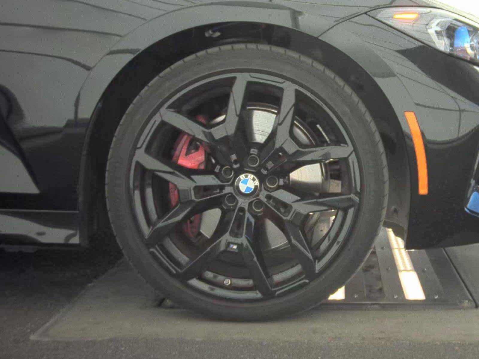 Used 2025 BMW 330i Sedan w/ M Sport Package RWD image 5