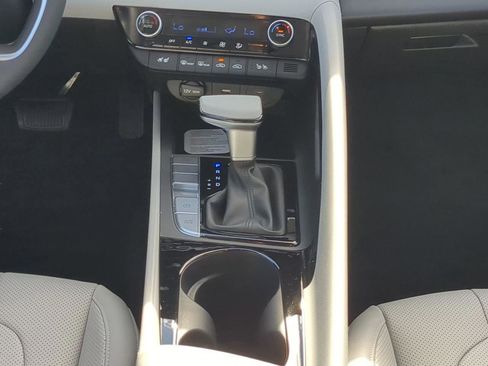 New 2026 Hyundai Elantra Limited image 30