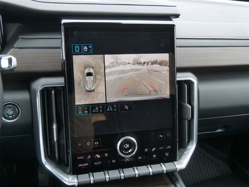 Used 2024 GMC Acadia Denali w/ Super Cruise Package image 19