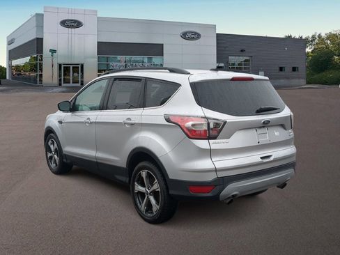 Used 2017 Ford Escape SE w/ Equipment Group 201A image 8