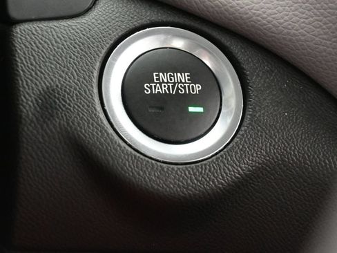 Used 2023 Chevrolet Equinox LS FWD image 25
