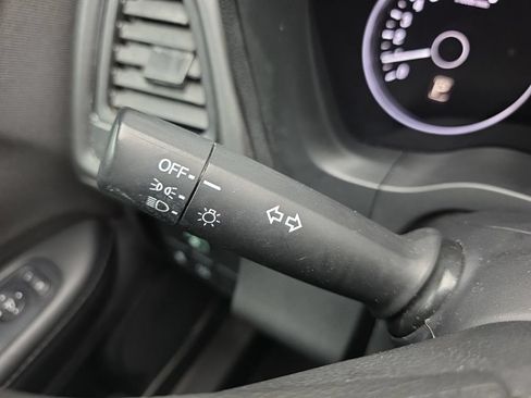 Used 2019 Honda HR-V LX image 24