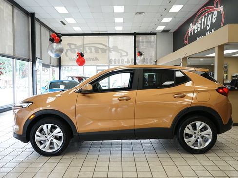 Used 2025 Buick Encore GX Preferred FWD image 2